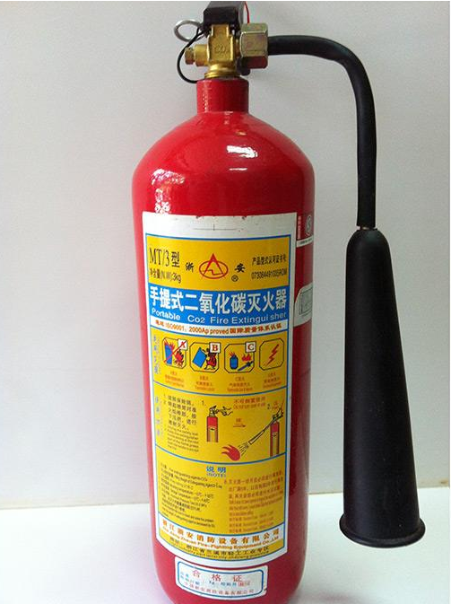 酸減泡沫滅火器3